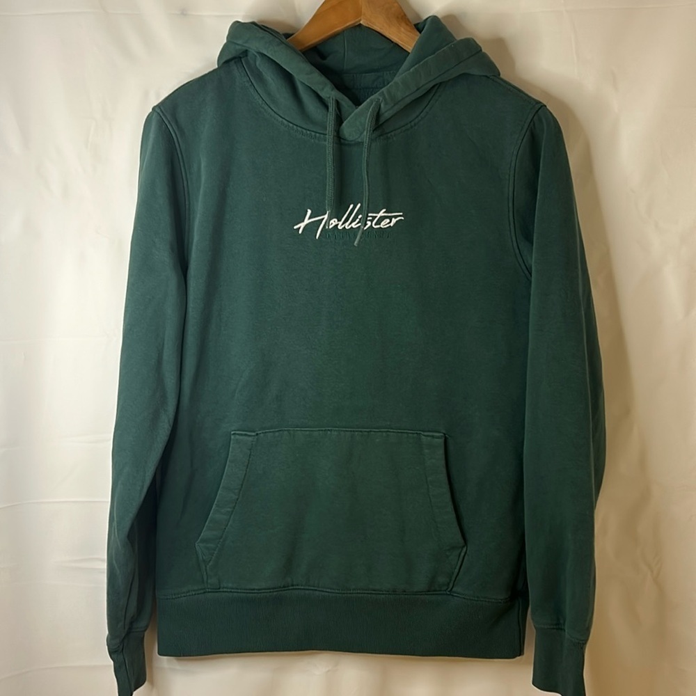 Hollister California hoodie men’s size small comfort warm must have collection
